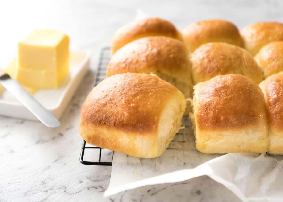These No Knead Dinner Rolls are like magic! Astonishingly easy, no stand mixer, just mix the ingredients in a bowl! recipetineats.com