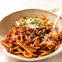 Simplicity at its best - Bacon Tomato Pasta. 5 ingredients. Utterly irresistible. recipetineats.com