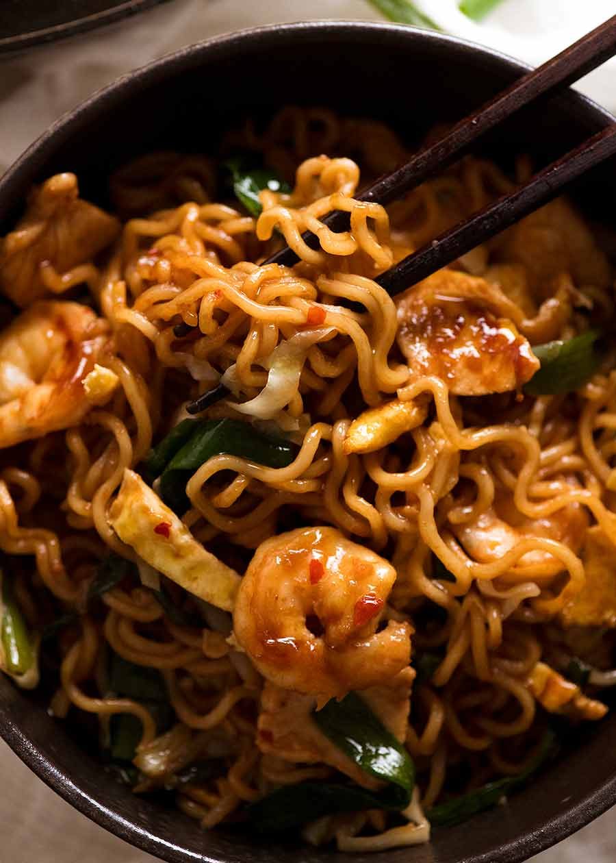 Close up of Mie Goreng in a bowl, ready to be eaten