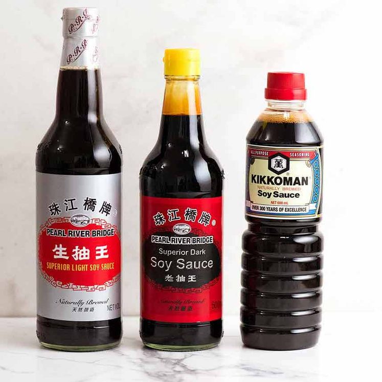 Soy sauces - different types - light vs dark soy sauce