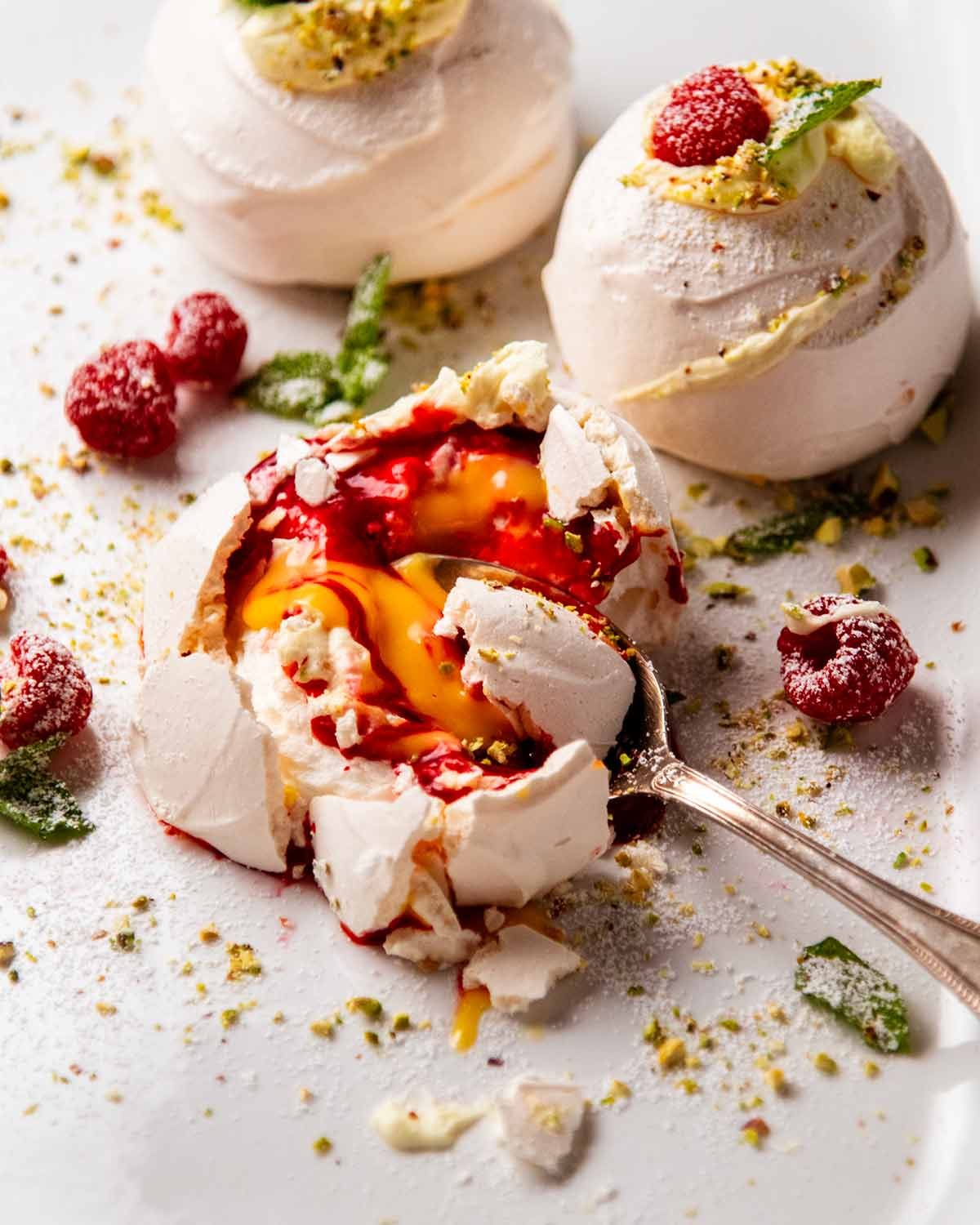Pavlova Bombs